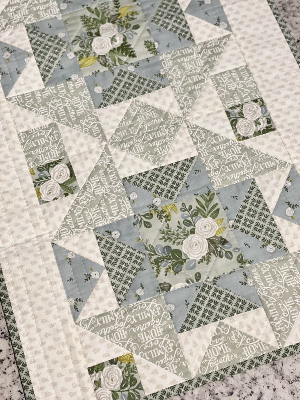 Til inspirasjon - vårblomster, en vakker løper i nydelige toner